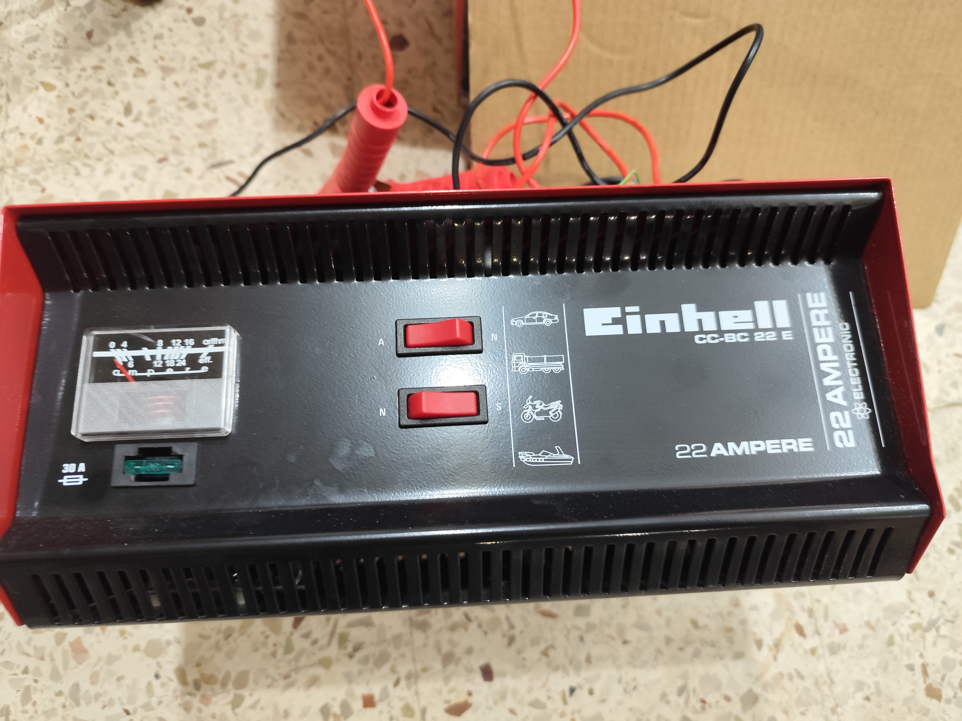 Caricabatteria auto Einhell CC-BC 22 E