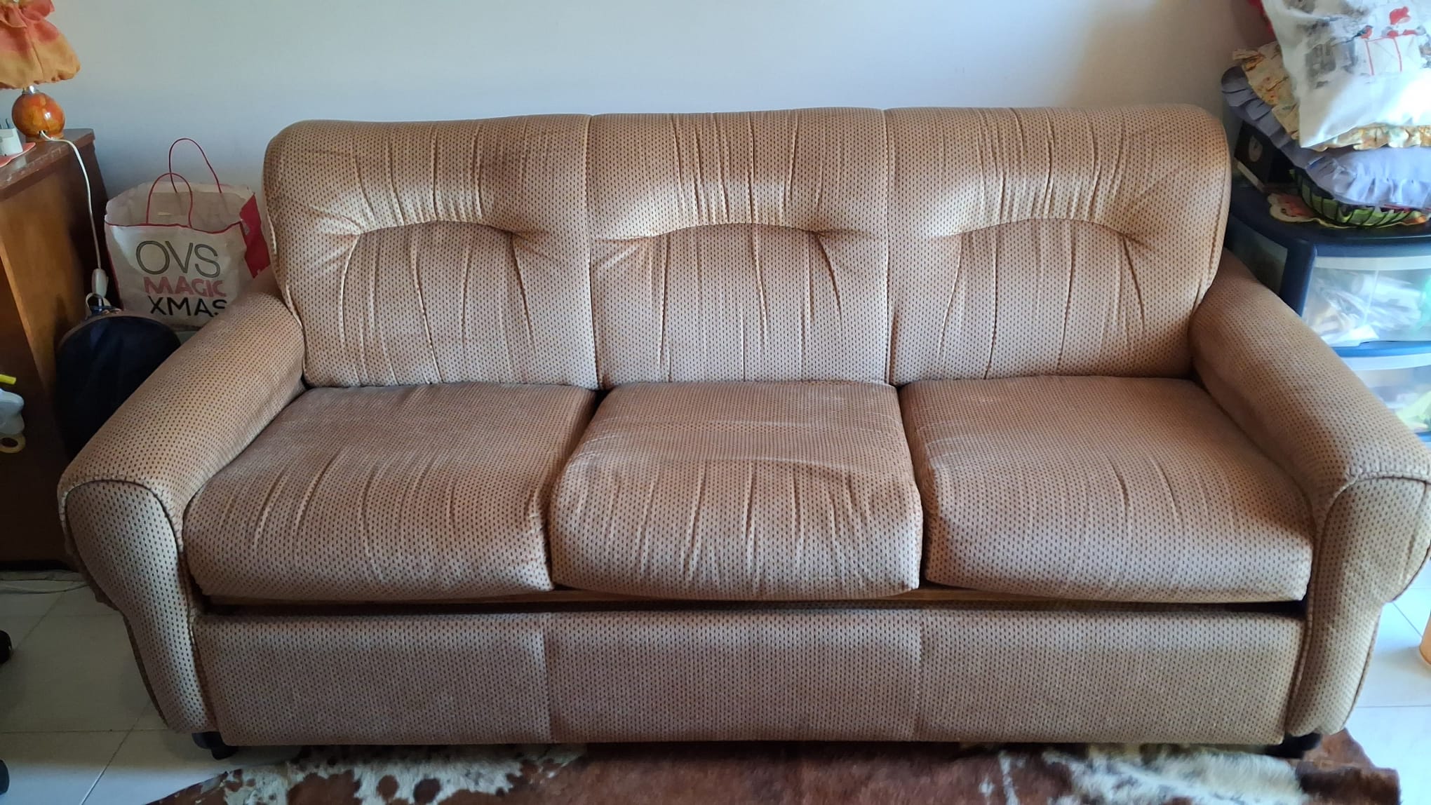 Divano letto 3 posti.