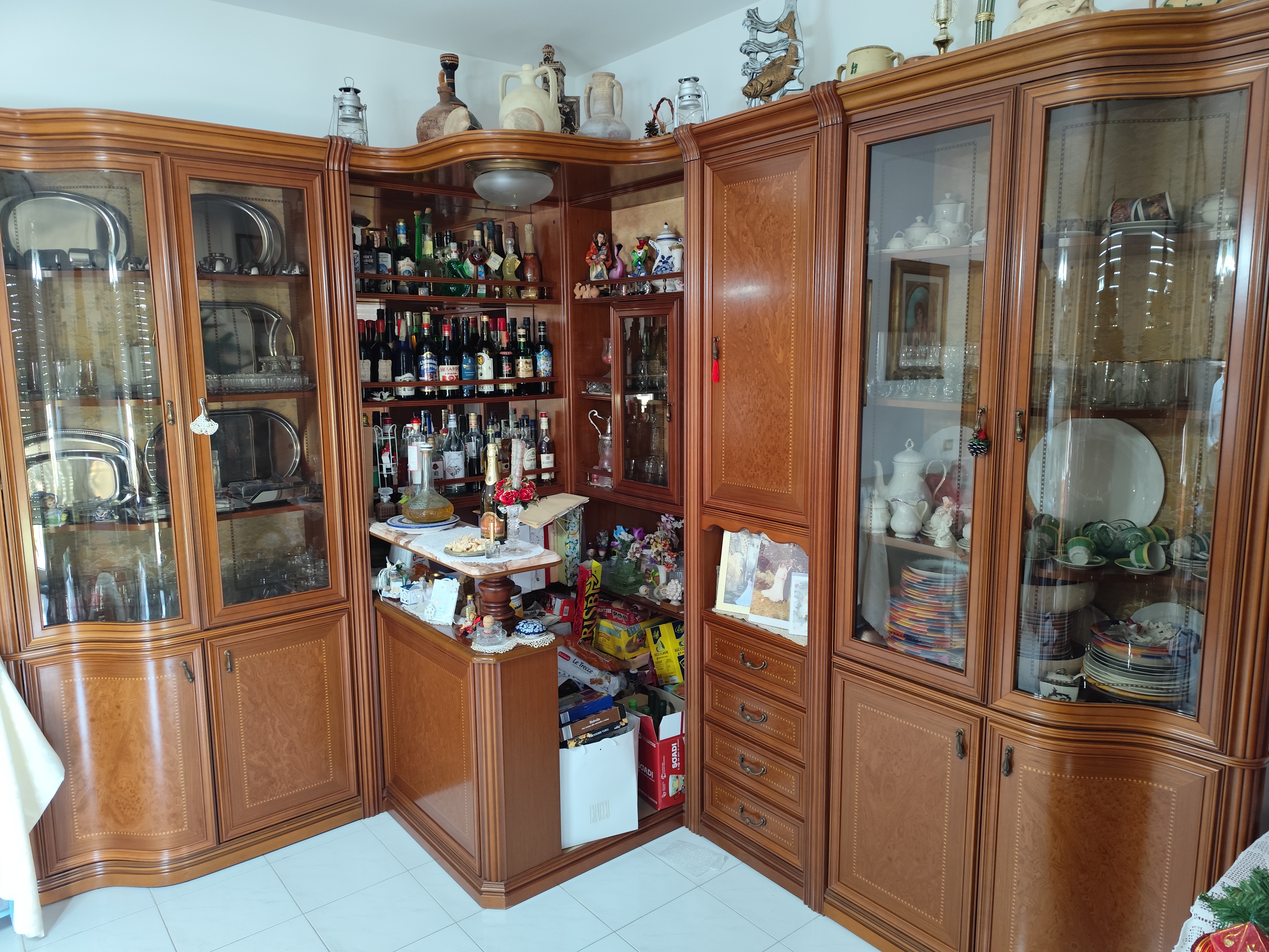 Salotto in legno di noce 