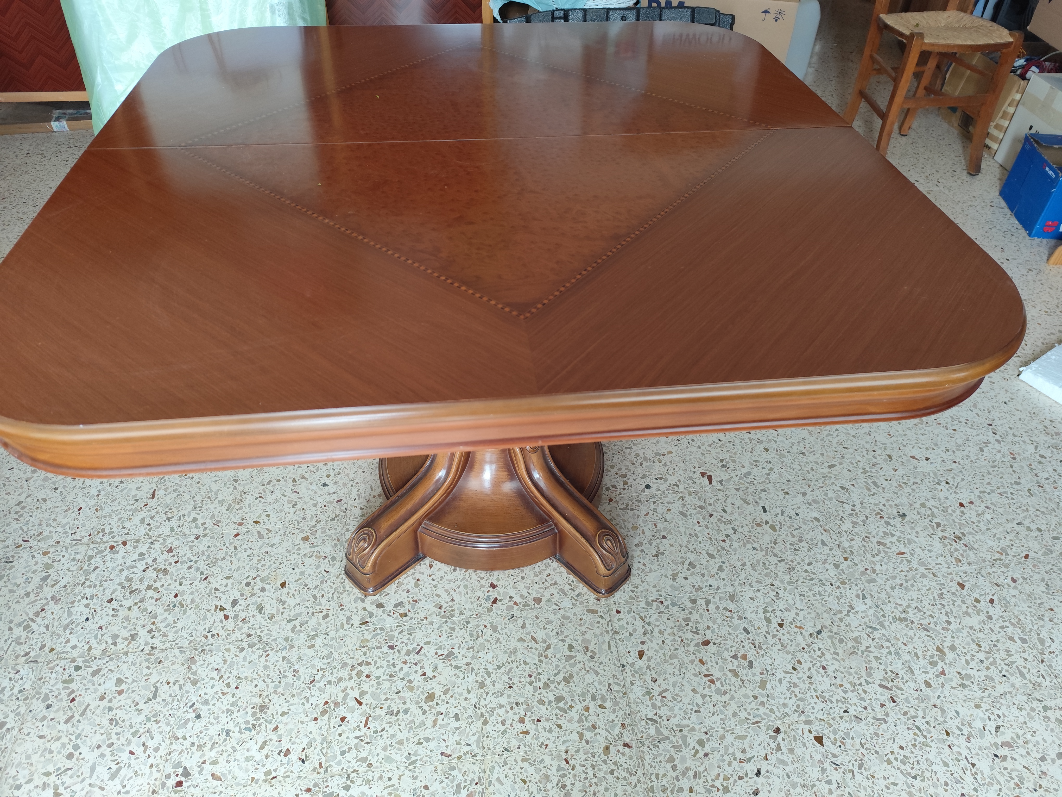 Tavolo da soggiorno in noce