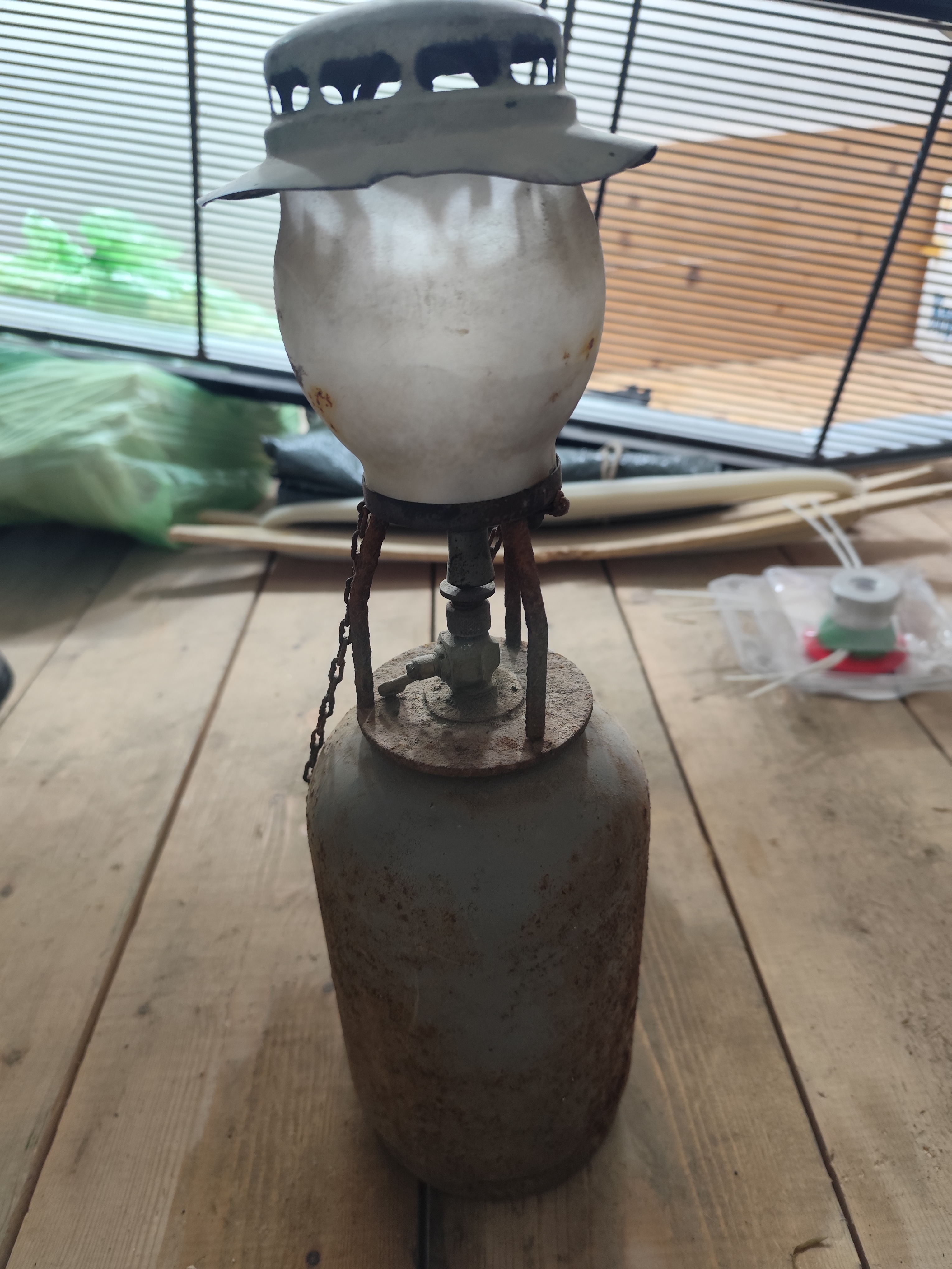 Lume a petrolio portatile d'epoca